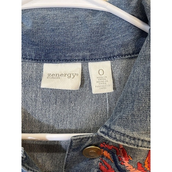 Chicos Zenergy‎ Size 0 French Terry Indigo Jean Jacket Embroidered Floral - Picture 4 of 8
